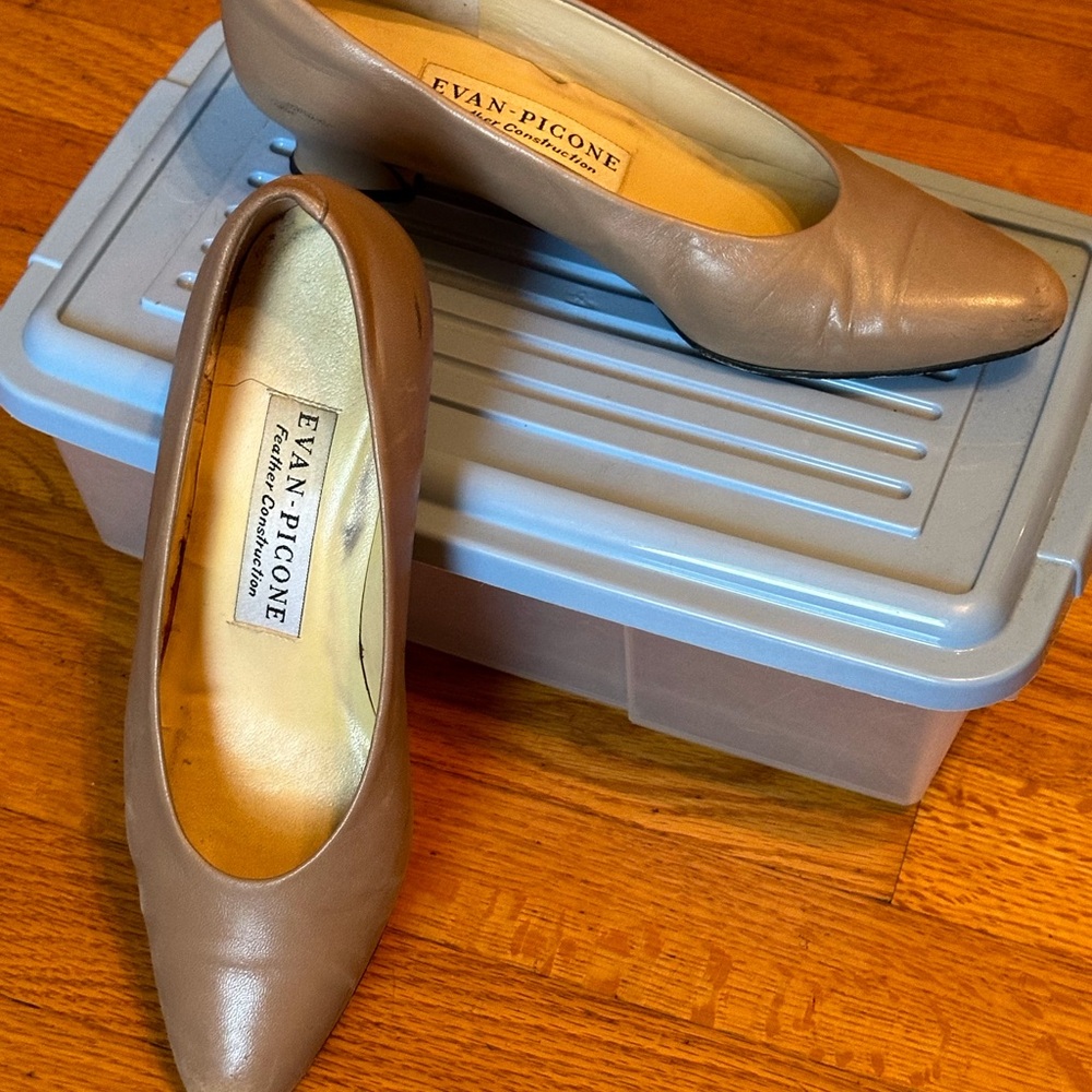 Evan Picone Leather Brown Taupe Kitten Heal Women’s Shoe